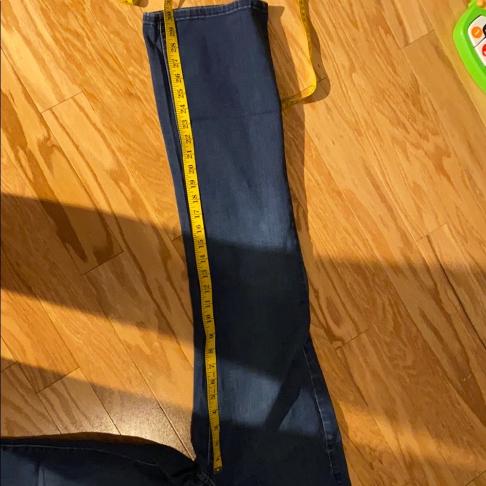 Levi’s 512 boot cut jeans “perfectly slimming” - Picture 10 of 11